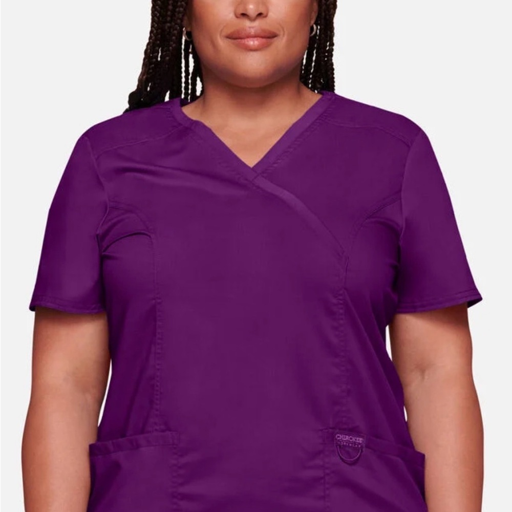 Cherokee Women's Short Sleeve V-Neck Top - Deep Purple